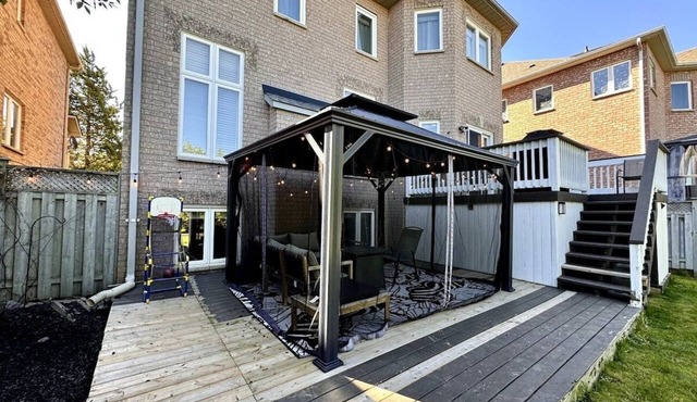 Spacious 5BR Firepit, Free Parking, Near Airport