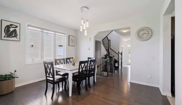 Spacious 6BR Home | Barrhaven