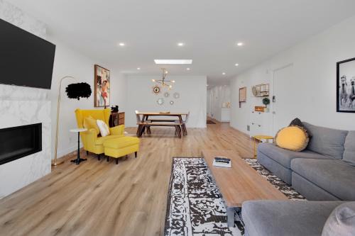 Spacious apartment near downtown