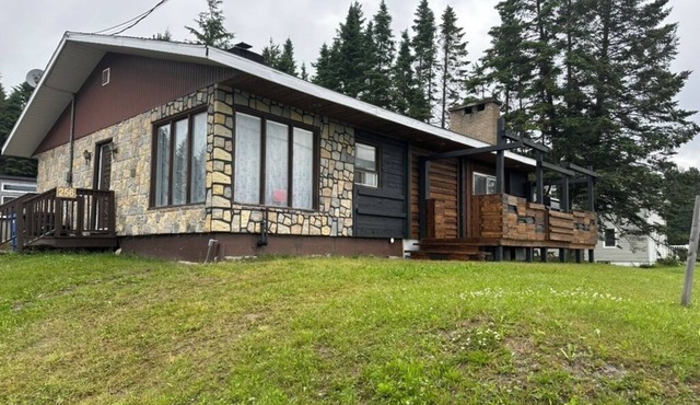 Spacious & Charming Lakeview Home – Perfect for Families & Getaways