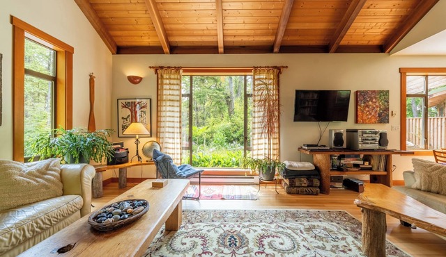 Spacious home in Tofino's best surf and sand neighbourhood