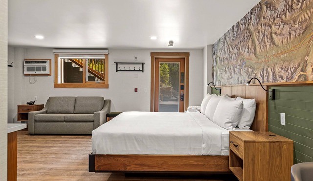 Spacious King Condo | Fireplace + Balcony