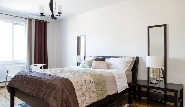Spacious, Modern 2 Bedroom, 20mins to Downtown in Montreal