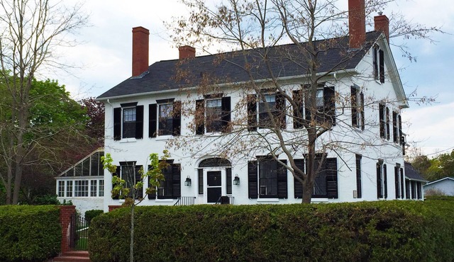 Spectacular Home in Downtown Saint Andrews - 4 night min