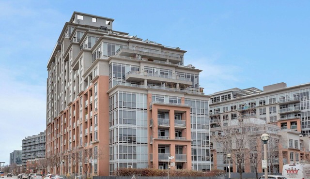 Spectacular Terrace - City/Lake View - 5 mins from major attractions