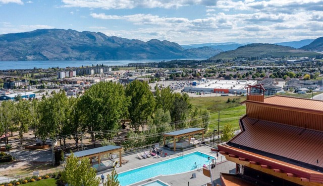 Spectacular View 1 Bdrm in Amenity Filled Resort #202