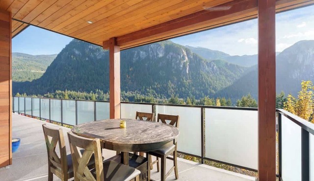 Squamish Retreat With The Best View!