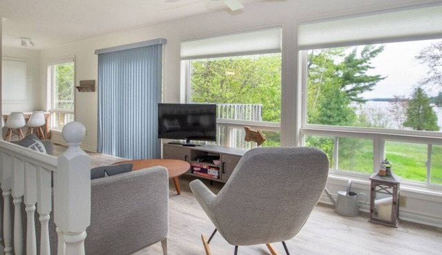 Still Bay Cottages - Eleven Bedroom Cottage, Sleeps 29