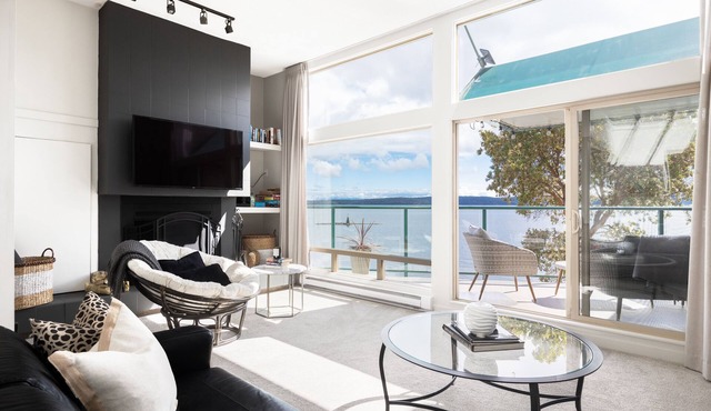 Stunning 2 Bedroom Oceanfront Condo w/Heated Pool
