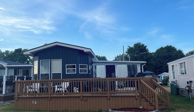 Stunning Lakeview Cottage @Sherkston Shores Resort and Camp ground.