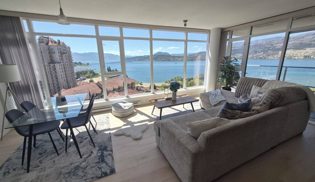 STUNNING LAKEVIEW LUXURY