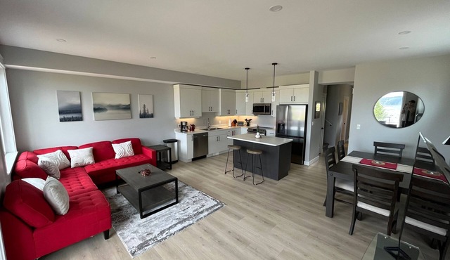 Stunning Ocean Views and a Short Stroll to Downtown