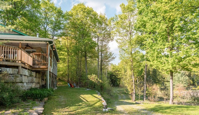 Stunning Private Resort on 15 Acres w/Cabin - Hot Tub, Paddle Boards, Fire Pit