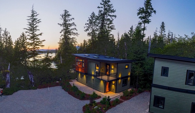 Stunning waterfront retreat!