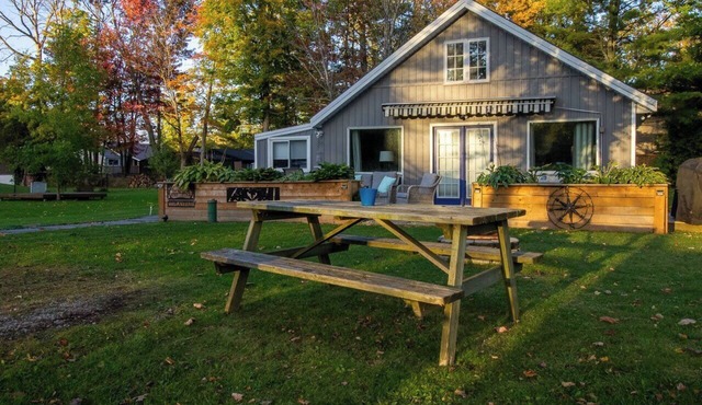 Sturgeon River Cottage in Tay