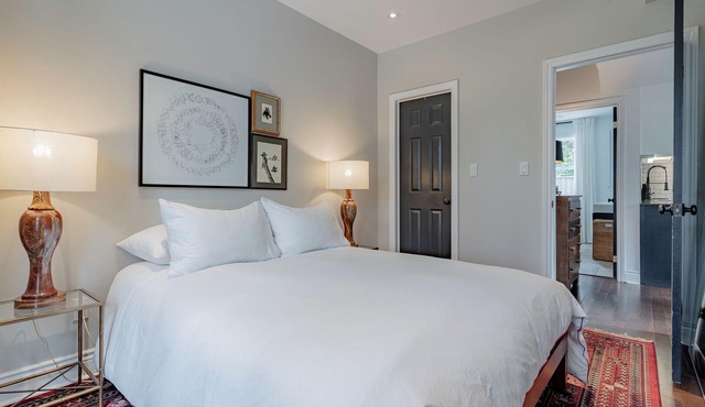 Stylish and Awesome 4BR house - Milton
