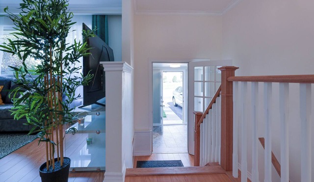 Stylish Home near Luxury Spa & GO Station