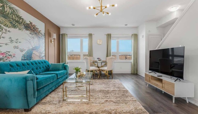 Stylish Penthouse with Rooftop & Parking Included!