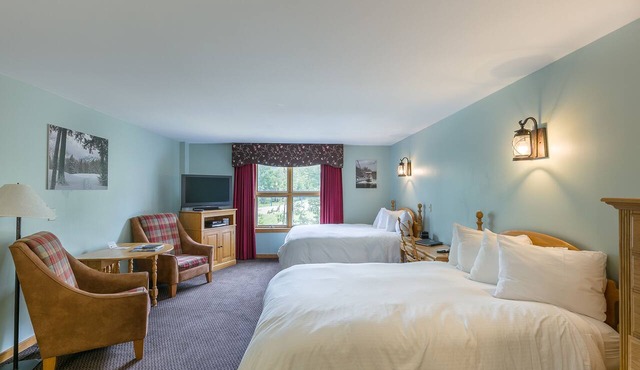 Sugarloaf Mountain Hotel in Kingfield