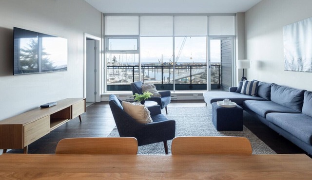 Suite 112 · Suite #112: Contemporary Oceanfront Accommodation