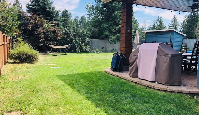 Summer Fun with Pool & Hot Tub!
