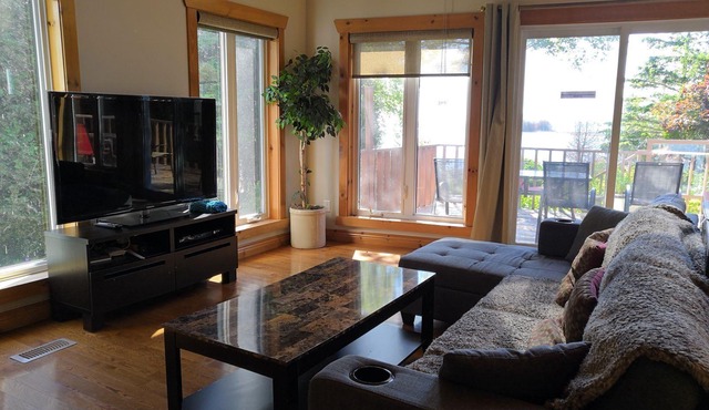 Sunshine Lake Huron Water Front Cottage