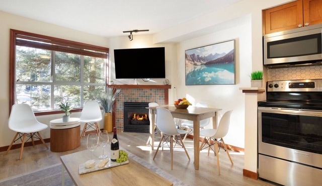 Superb 2Br/2Ba Townhouse: AC, Private HT, Pool