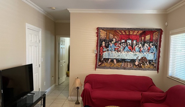 SuperSuite! 2 BR, Free Parking & Great Location in Delta