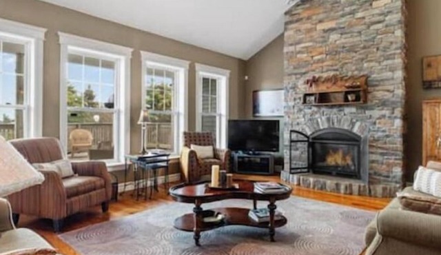 The Beamer House - Large family friendly retreat with a spectacular views