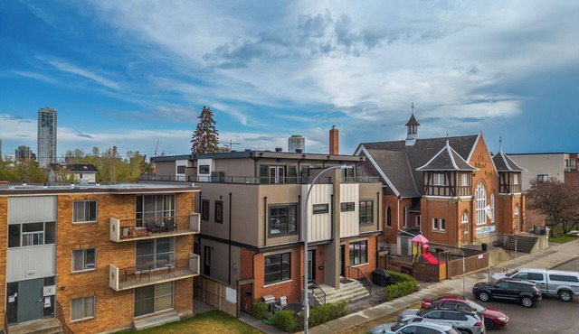 *The Big Spacious Getaway*| Sleeps 16+ Comfortably| 4 King Beds| Near Downtown|