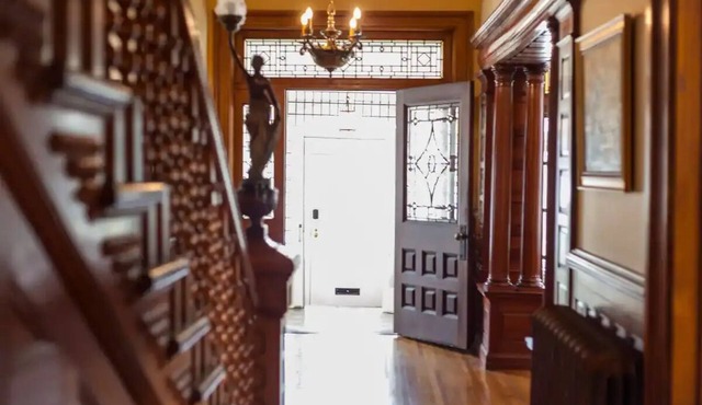 The Butchart Estate: heritage mansion by Georgian Bay