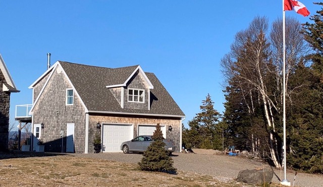 The Carriage House - Your own piece of paradise