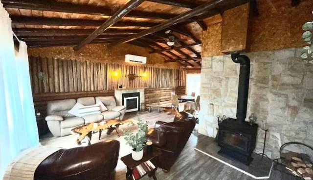 The Cozy Cabin