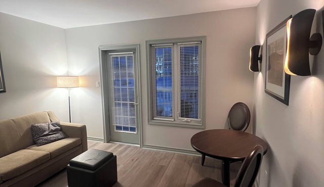 The DREAM HOUSE Retreat @Carriage Hill next door to HORSESHOE VALLEY RESORT
