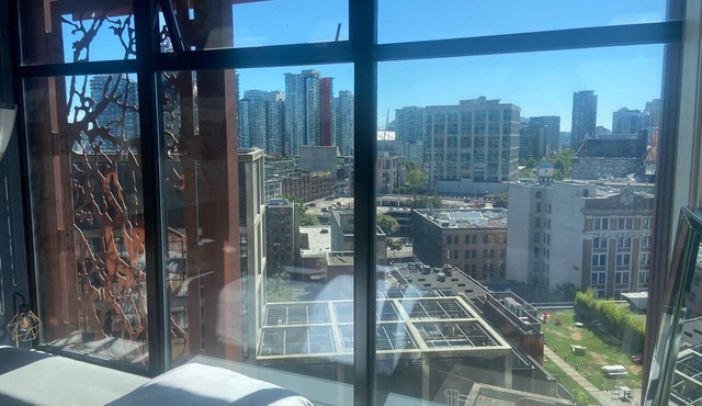 The Executive at Woodward's - Downtown Vancouver + Parking Included