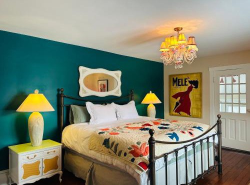 The Farmhouse Manor B&B