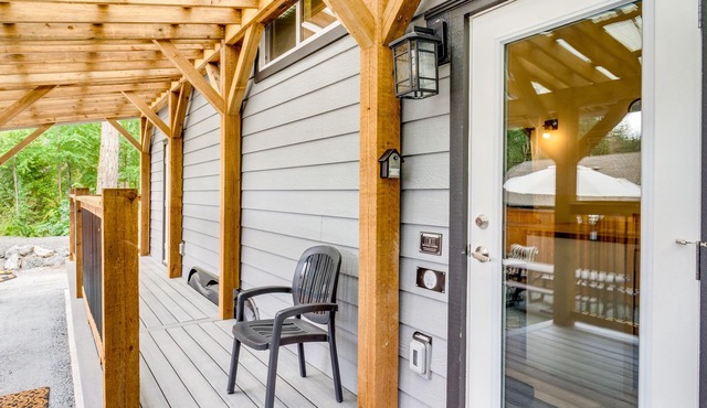 The Hummingbird House: One bedroom house that sleeps up to 4.