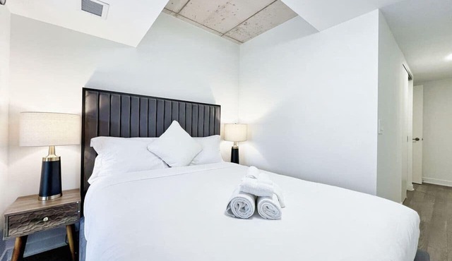 The Junction Nest | Private Patio | Parking