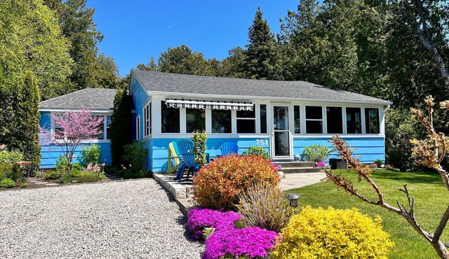 "The Lake House" With Spectacular Views! Steps to Beach!
