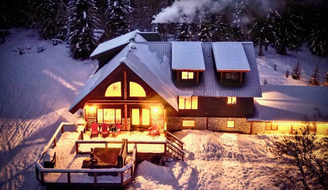 The Lazy Elk - Spacious mountain view Lodge with hot tub
