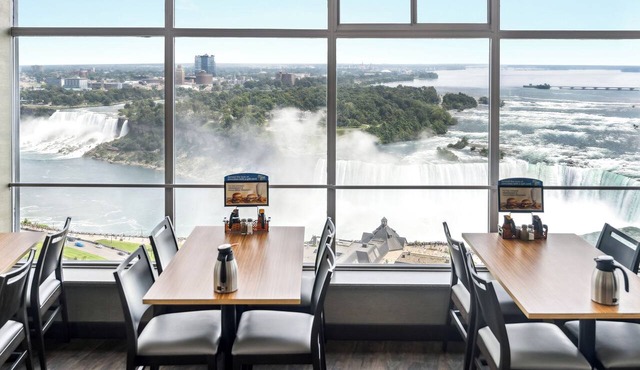 The Tower Hotel Fallsview