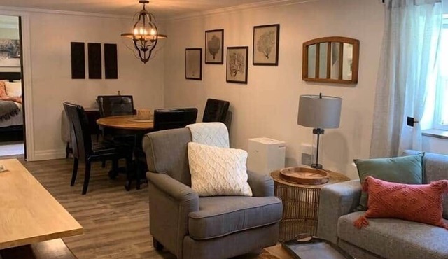 The Trinity Guest Suite, Trinity Guest House