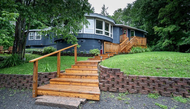 The Triple Round House, In The Heart Of Hidden Valley Ski Hill & Peninsula Lake