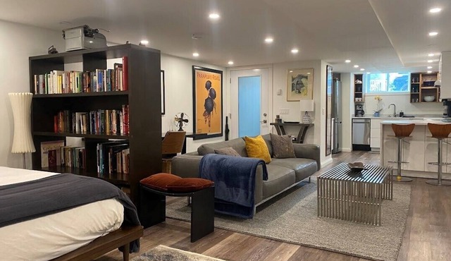 The unit is centrally located and close walk to the subway.
