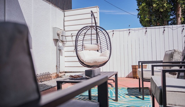 The Urban Nest – 2Bd | Central Stay Near Downtown