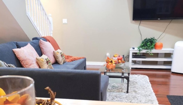 THE WALK IN CLOSET -A Couples Paradise on The Bay Of Quinte