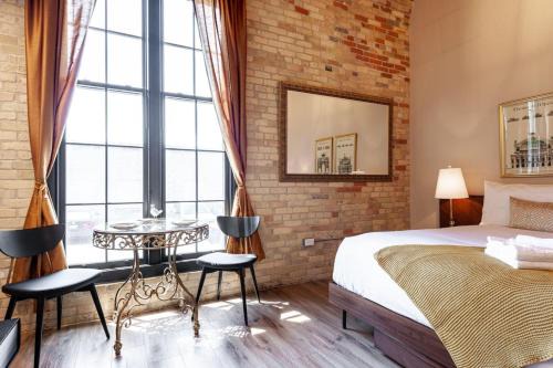 The Wallace Suite - Stratford