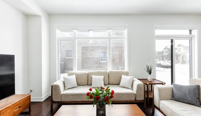 The Willow Gate| 4BR Lux Modern Serenity town home