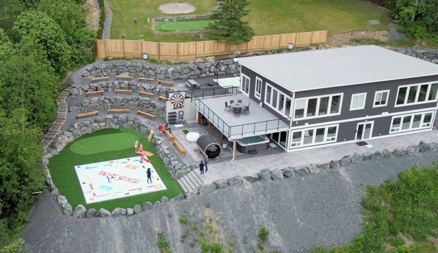 #TheMonopolyHouse-Private acreage/Bar/Arcade/Gym/HotTub/Sauna/Sports court/golf