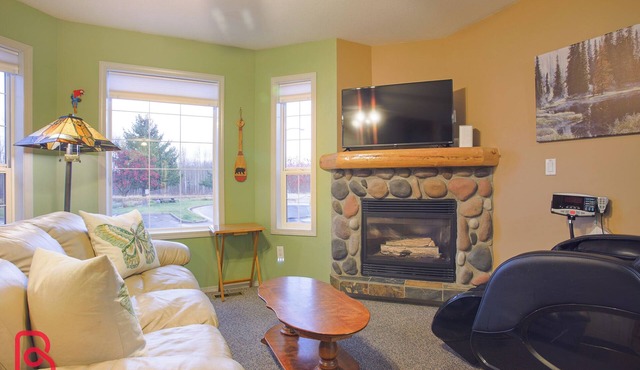 Three story townhouse/Great location